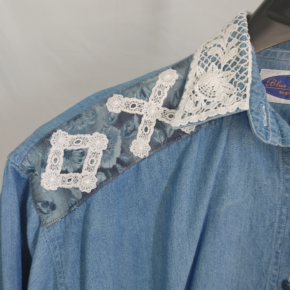 Blue Diamond Virginia Beach Denim Shirt M Lace Applique Vintage Chambray Cottage - Picture 4 of 14